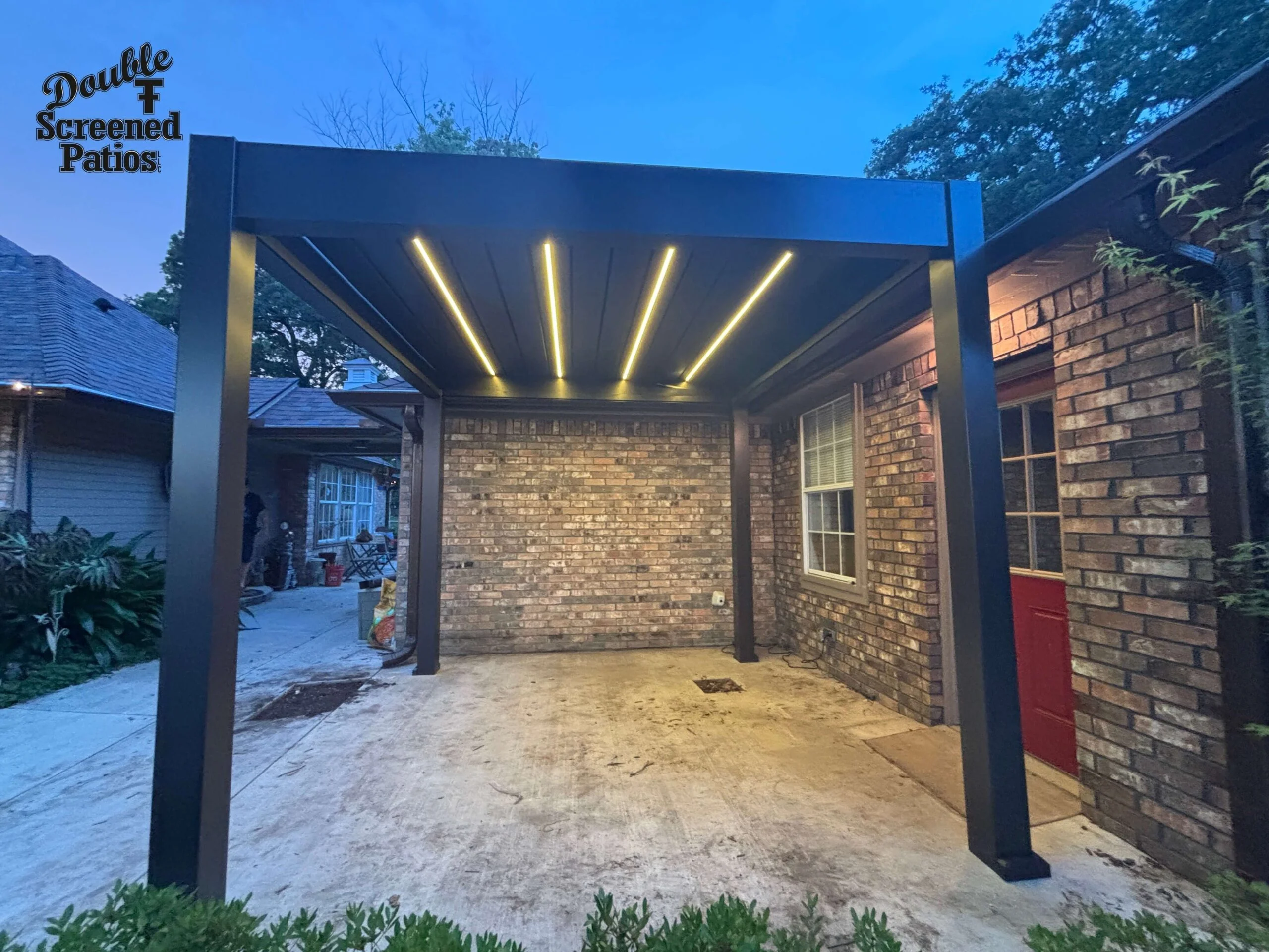 Screened Patio vs. Pergola: Which is Better for Texas?