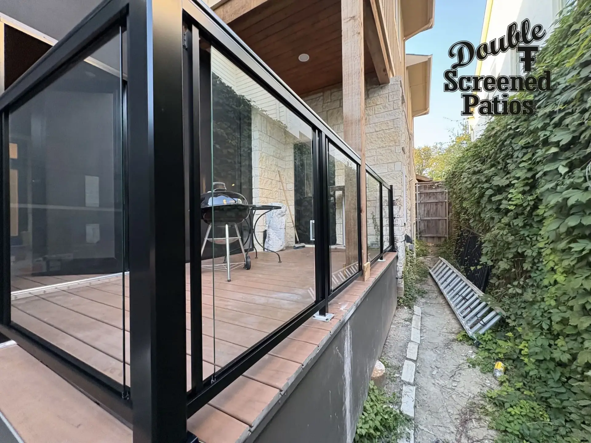 Aluminum railing with glass Dallas TX 5